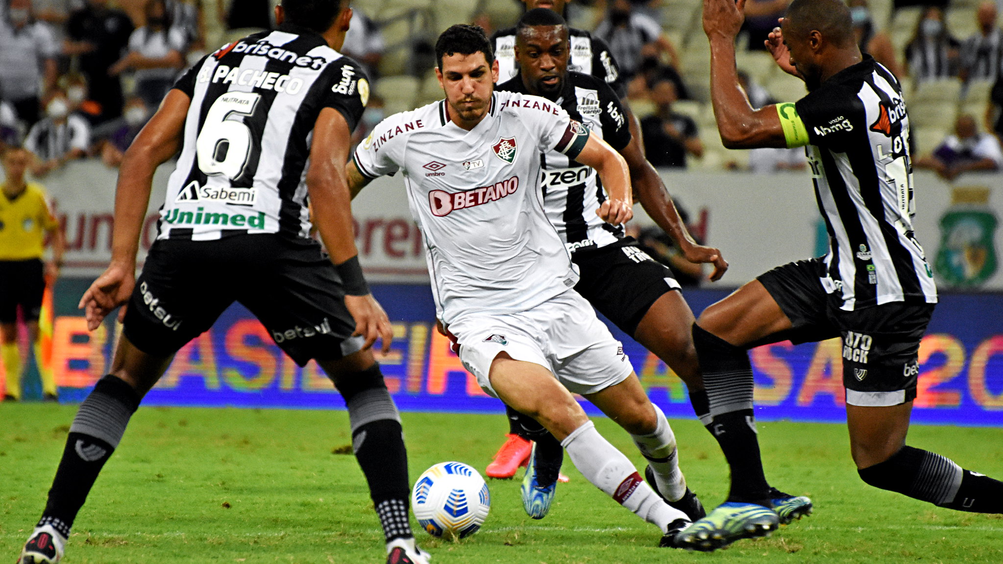 Fluminense perdeu para o Ceará no segundo turno do Brasileirão, mas ainda mantém um aproveitamento melhor que no primeiro