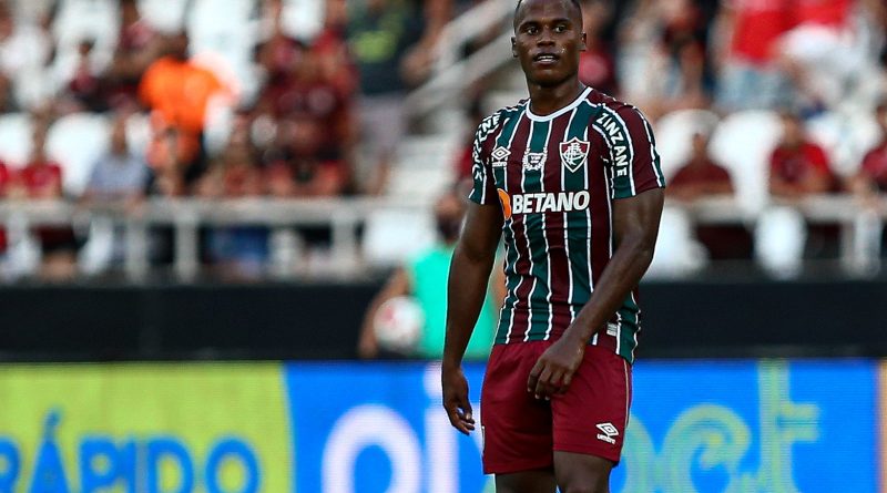 Jhon Arias, do Fluminense, em campo no Fla-Flu