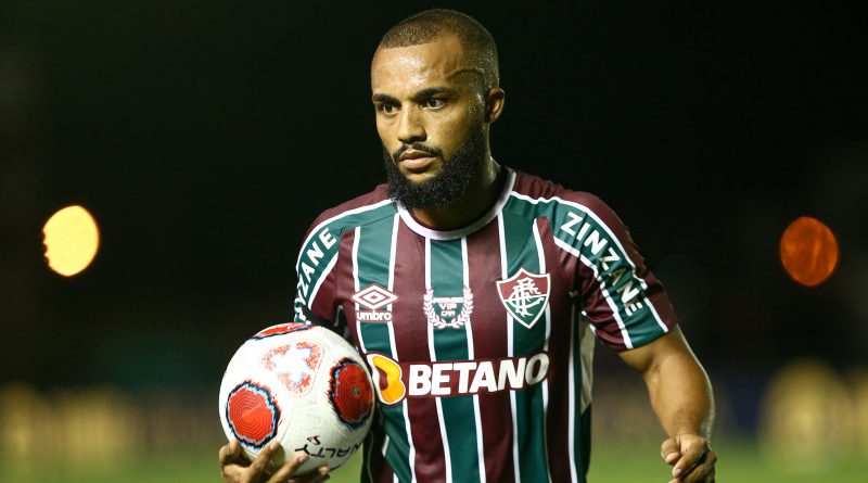 Samuel Xavier completou 50 jogos pelo Fluminense