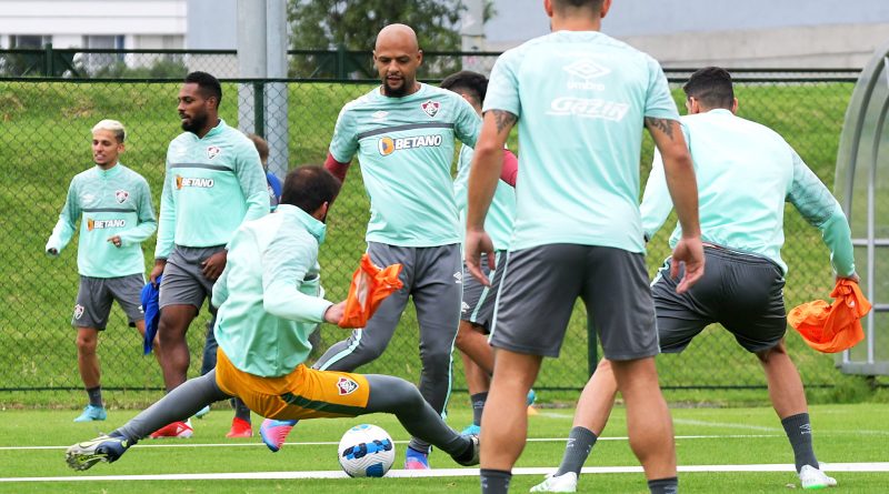Felipe Melo treinando na Colômbia antes do jogo contra o Millionarios