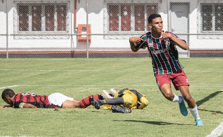 Riquelme comemora o gol marcado no clássico (Foto:Leonardo Brasil/FluminenseFC)