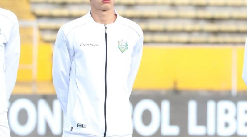 Ariel Suarez em ação pelo Orense