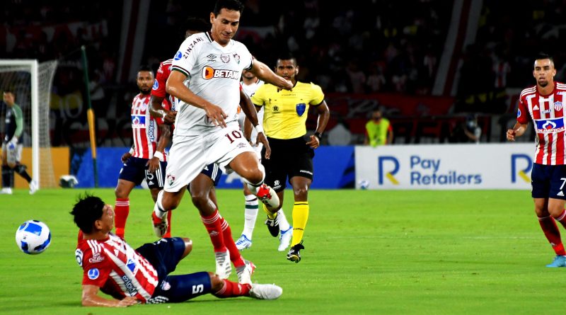 Ganso em ação contra o Junior na Sula