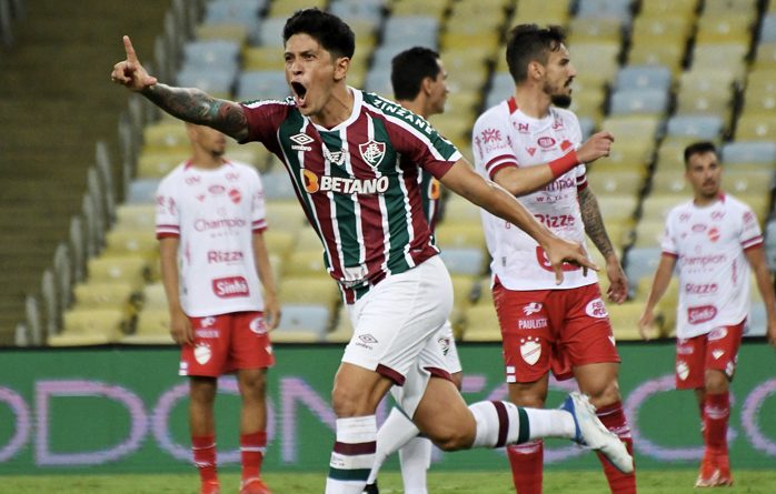 Germán Cano comemorando gol contra o Vila Nova-GO