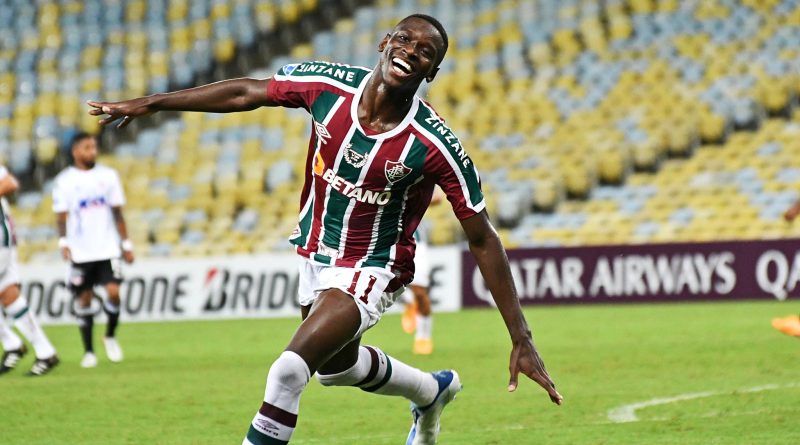 Luiz Henrique comemorando gol contra o Junior