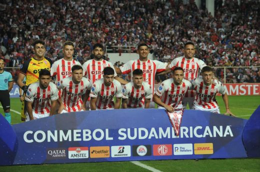 Time do Santa Fe contra o Oriente Petrolero