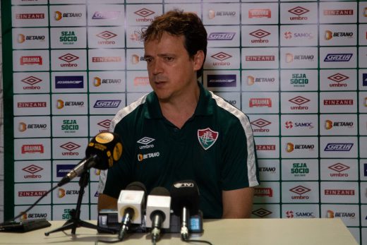 Sob o comando de Diniz, Flu venceu três de quatro jogos