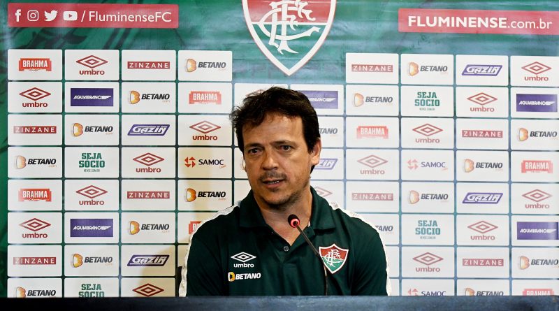 Fernando Diniz em entrevista coletiva após vitória contra o Fortaleza