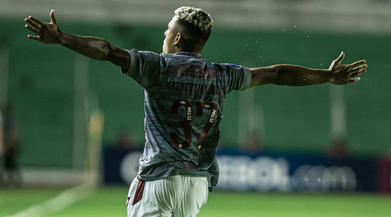 Com três de Matheus Martins, Flu venceu o Oriente Petrolero por 10x1