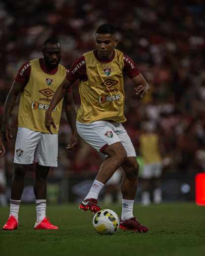 David Braz treinando antes da partida contra o Flamengo