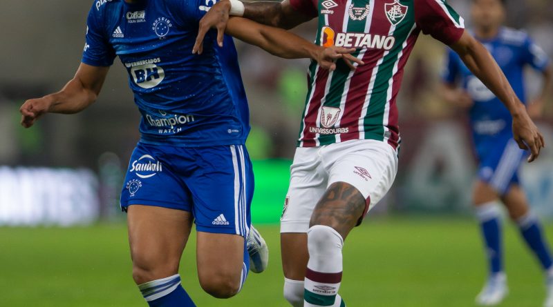 Caio Paulista já tinha atuado como lateral-esquerdo contra o Cruzeiro