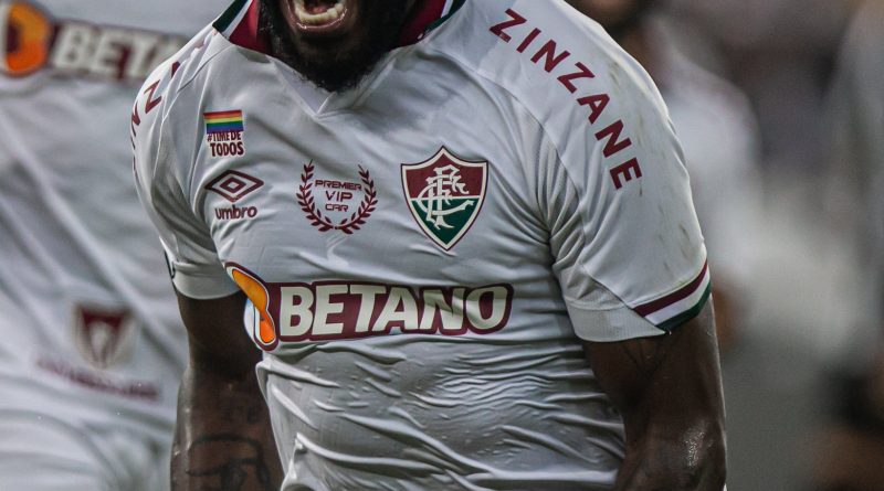 Manoe marcou e o Fluminense venceu o Botafogo no clássico do Brasileirão 2022