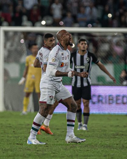 Felipe Melo entrou em campo por alguns minutos no clássico contra o Botafogo