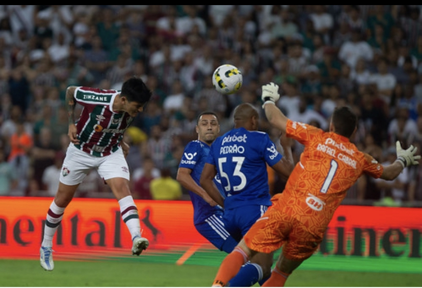Cano marcou na partida de ida entre Fluminense e Cruzeiro pela Copa do Brasil