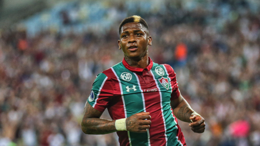 Yony González em ação pelo Fluminense 