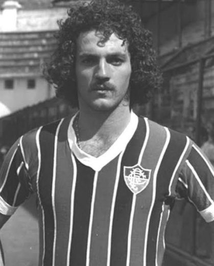 Abel Braga como zagueiro do Fluminense na década de 1970