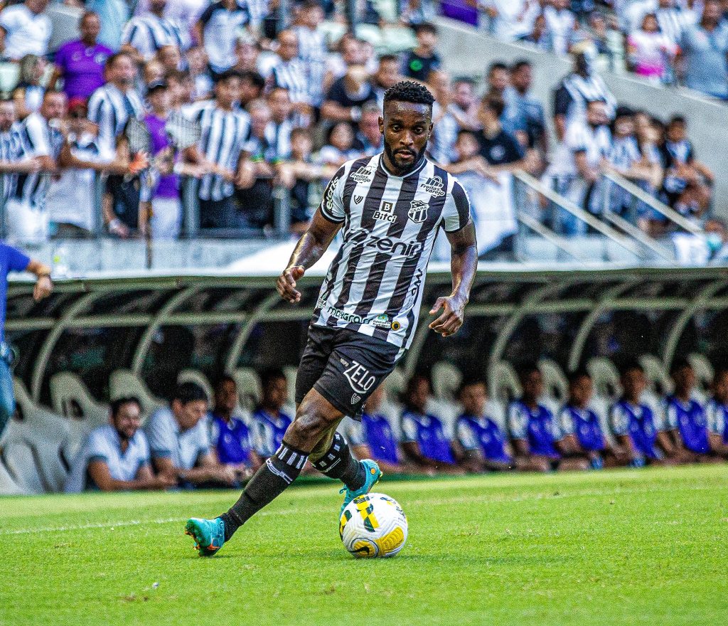 Mendoza em campo pelo Ceará