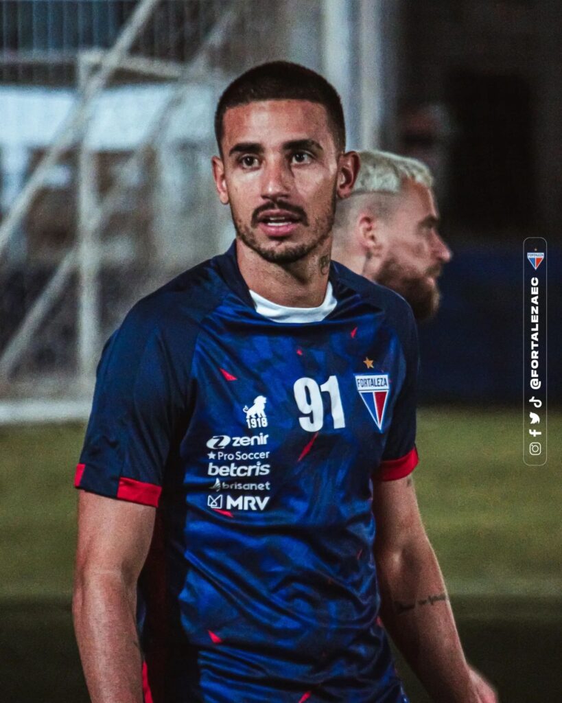 Thiago Galhardo em um treino pelo Fortaleza