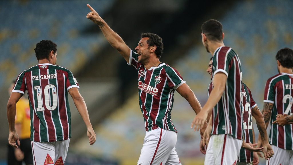 Fred comemorando o primeiro gol no retorno ao Fluminense