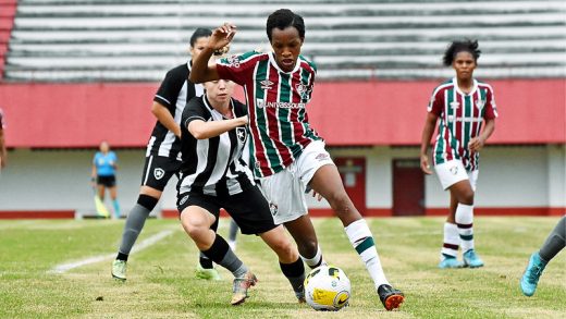 Bebel diante do Botafogo na última rodada.