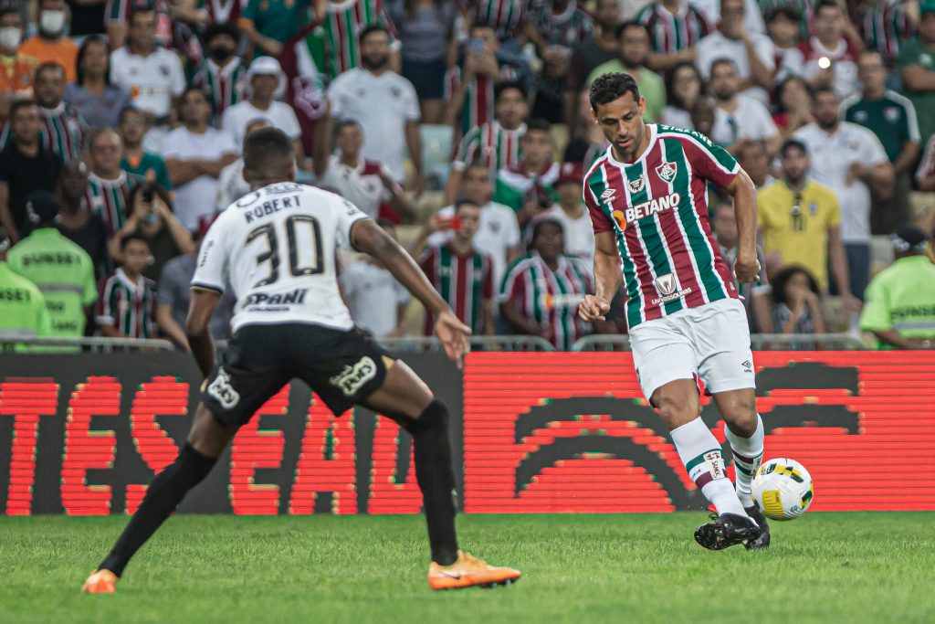 Fred em campo na vitória do Fluminense sobre o Corinthians