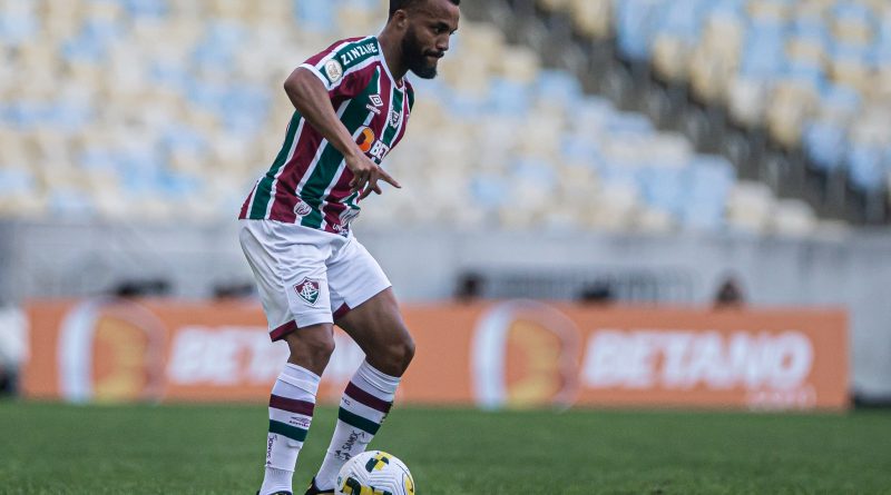 Samuel Xavier se tornou titular no time comandado por Fernando Diniz