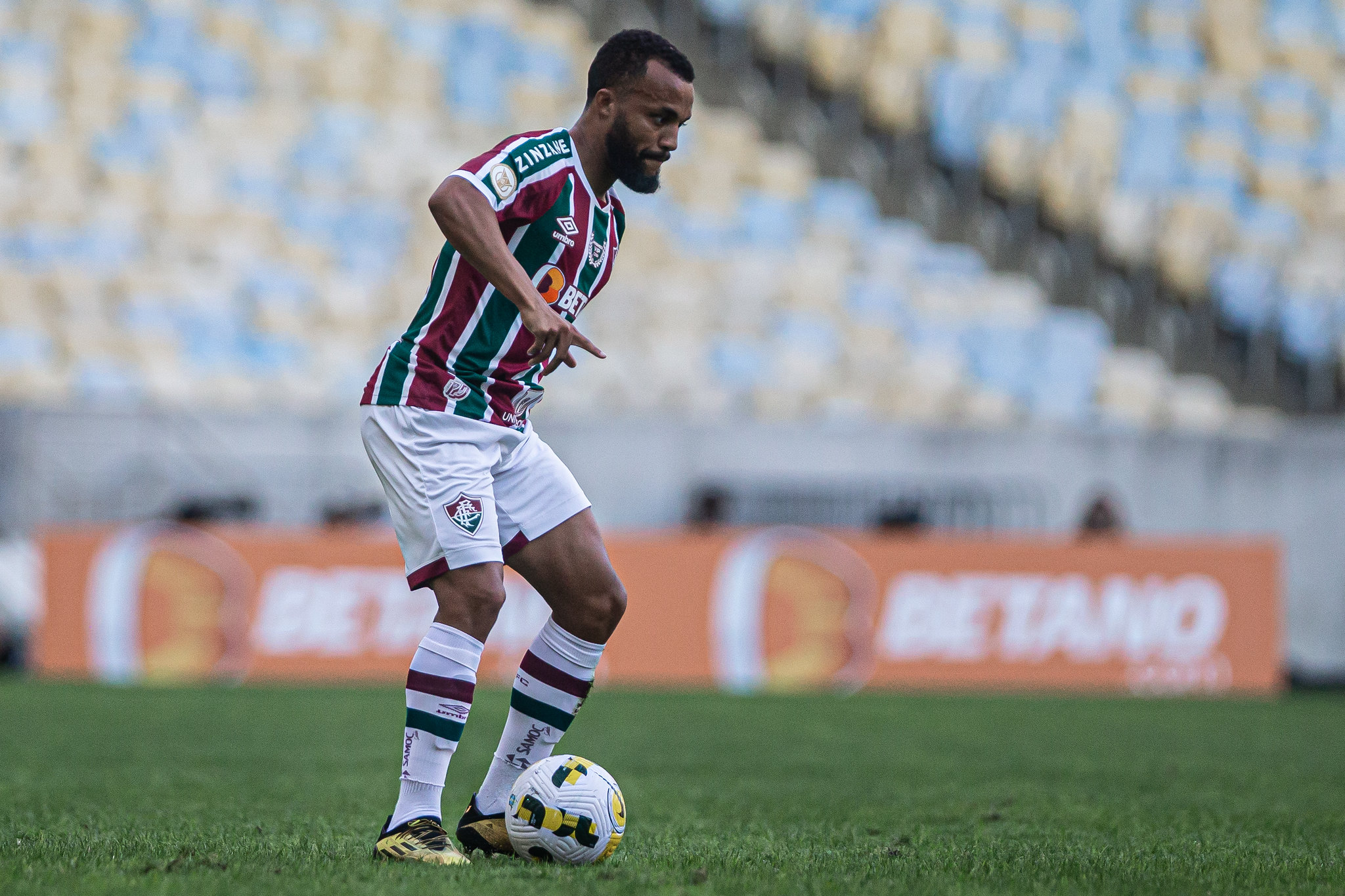Samuel Xavier se tornou titular no time comandado por Fernando Diniz