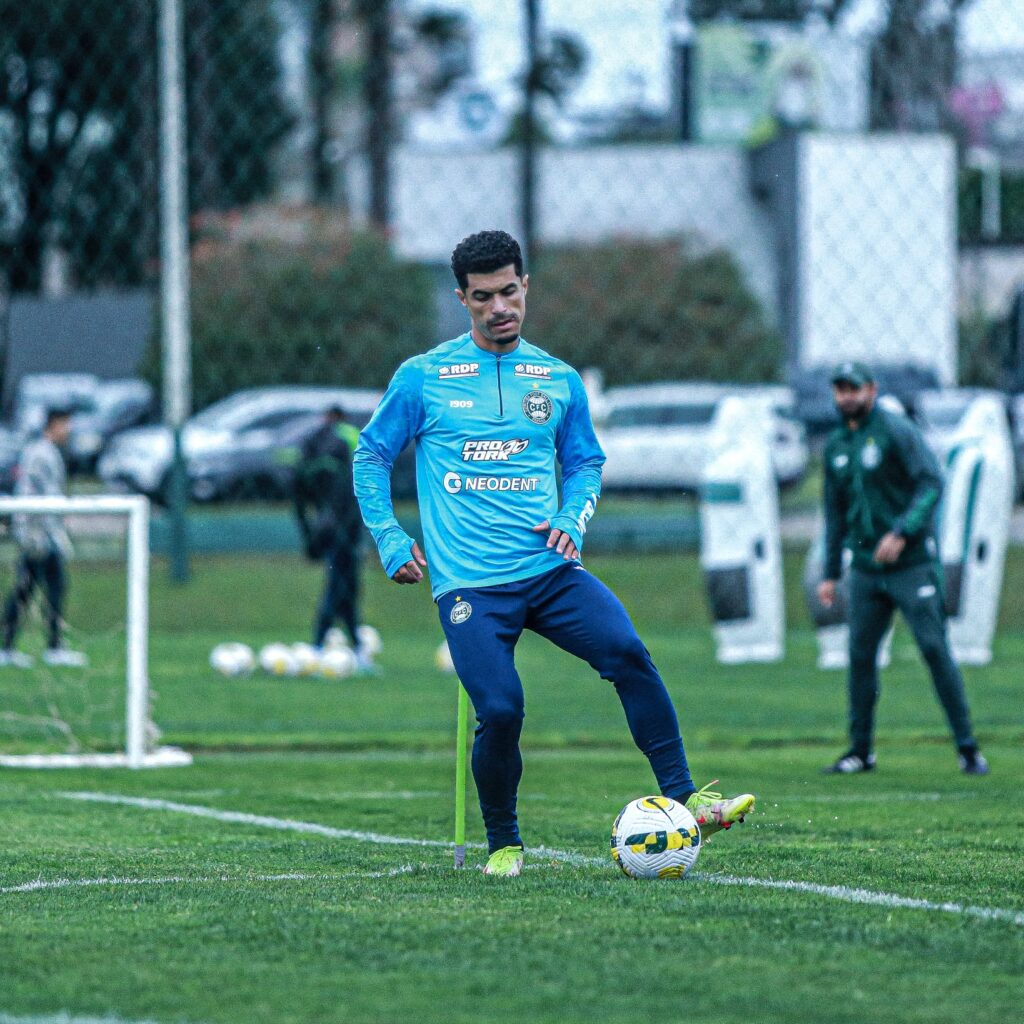 Egídio treinando pelo Coritiba