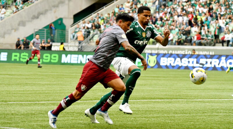 No primeiro turno, o Fluminense empatou com o Palmeiras e venceu o Athletico Paraense