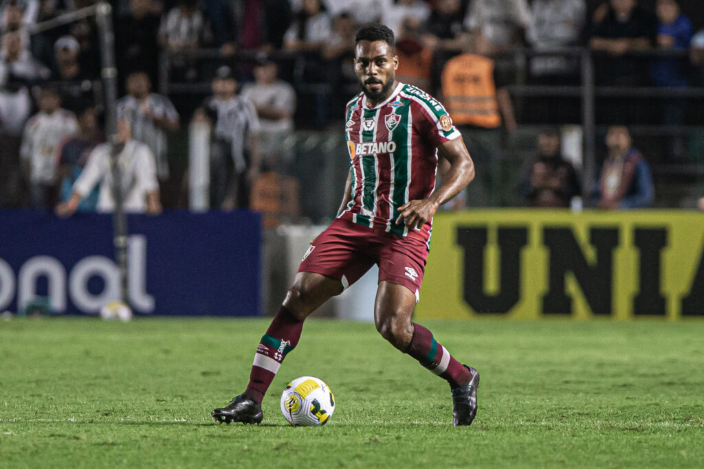 Luccas Claro no primeiro tempo durante o empate entre Santos e Fluminense