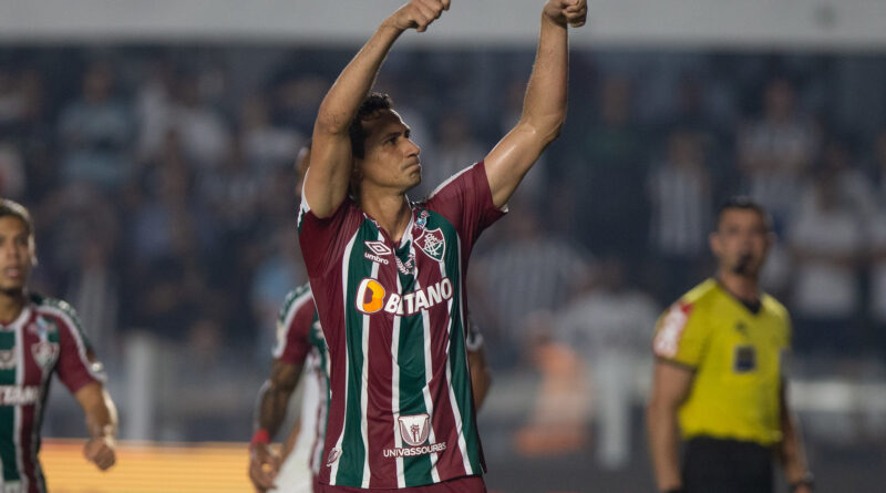 Paulo Henrique Ganso comemorando o gol de empate do Fluminense sobre o Santos