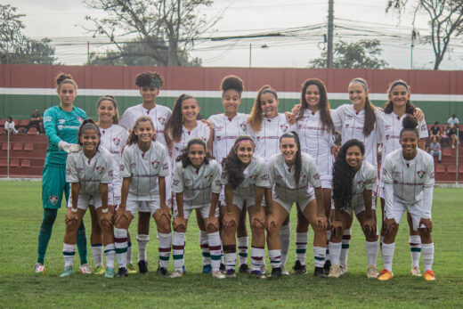 Fluminense goleia Barcelona na estreia do Carioca Feminino Sub-17