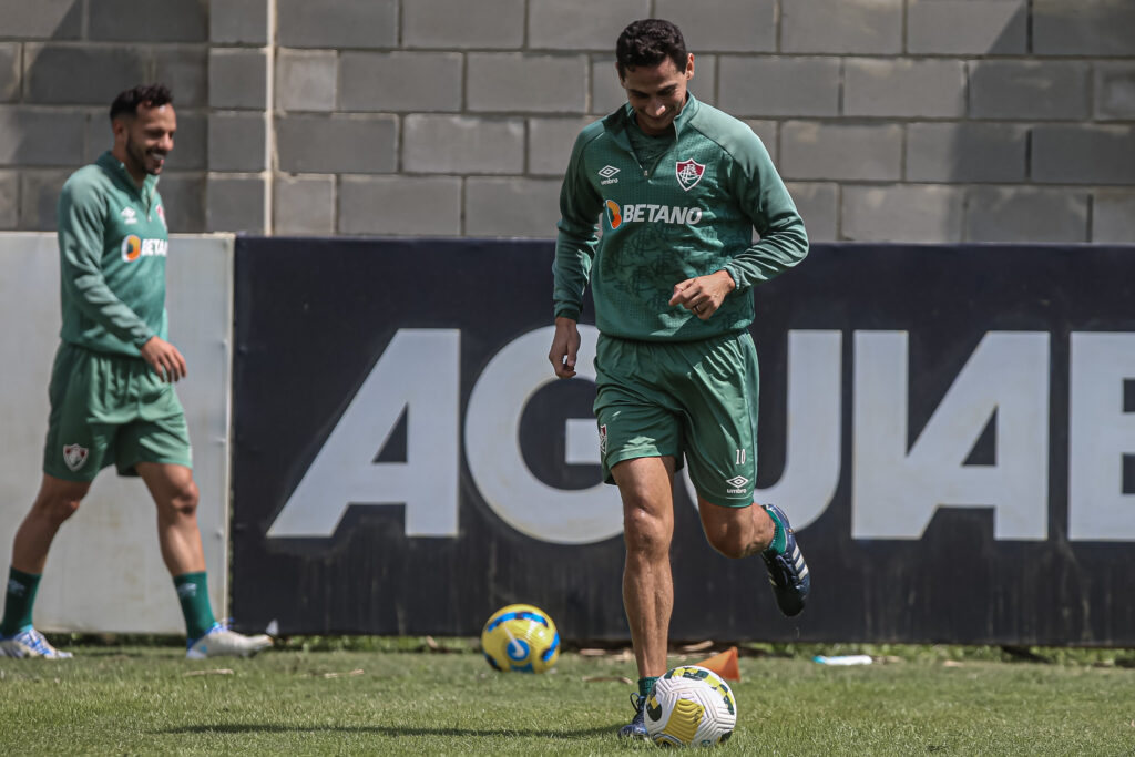 Ganso deve voltar ao time na partida entre Fluminense e Corinthians pela semifinal da Copa do Brasil