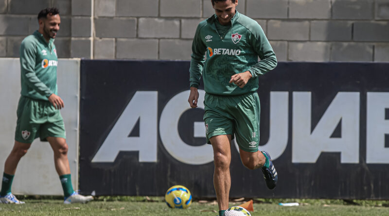 Ganso deve voltar ao time na partida entre Fluminense e Corinthians pela semifinal da Copa do Brasil