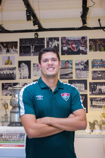 Hoffmann Tulio é anunciado como novo treinador do time feminino do Fluminense