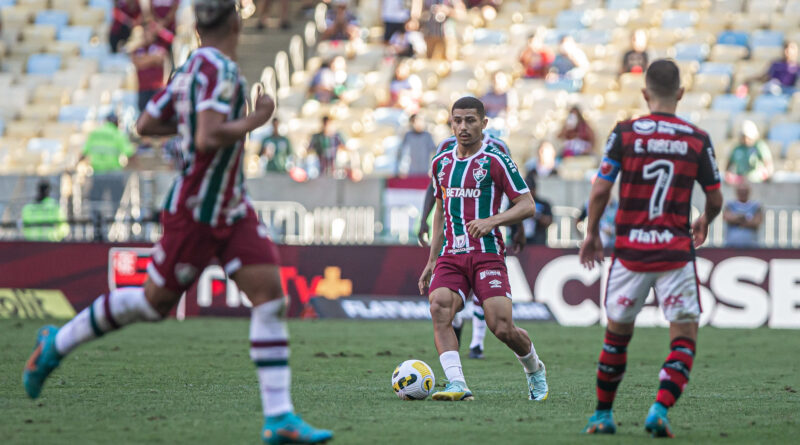 André em campo contra o Flamengo, jogador pode atuar na Europa