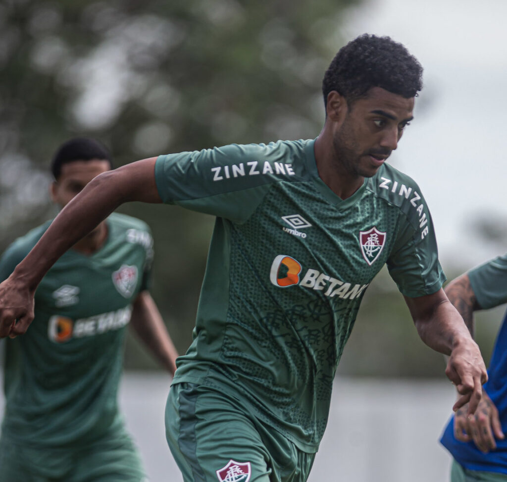 Alan pode fazer sua reestreia pelo Fluminense diante do Juventude