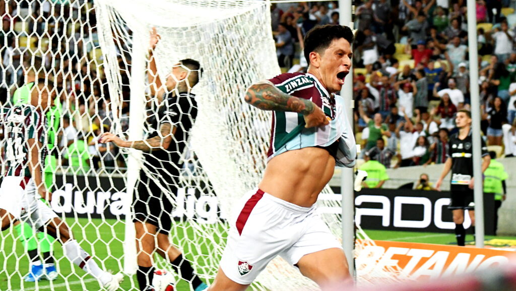 Cano comemorando o gol de barriga contra o Botafogo no Campeonato Carioca