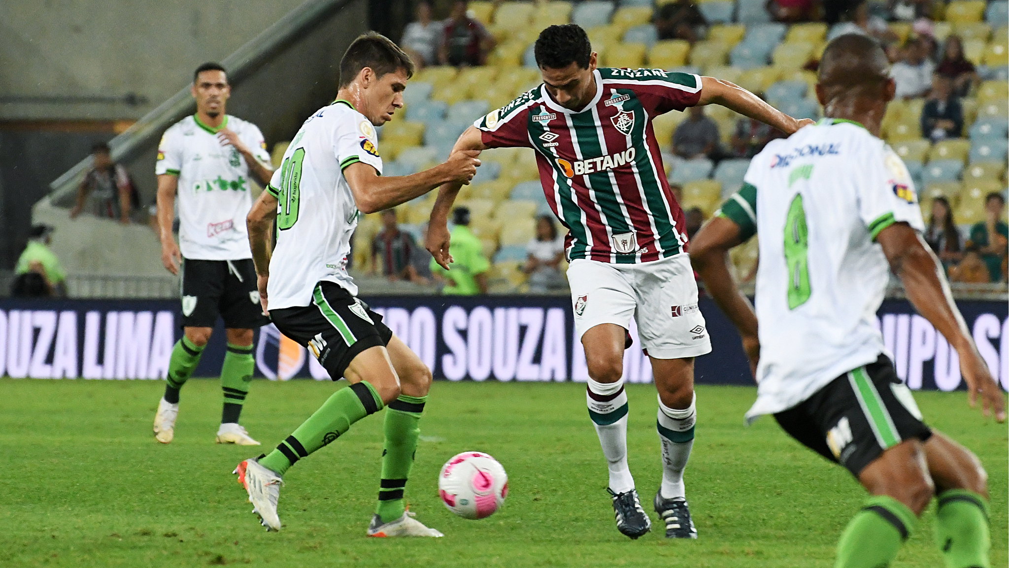 Fluminense joga mal e perde por 2x0 para o América-MG no Maracanã ...