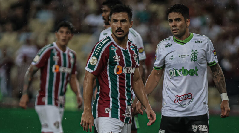 Willian Bigode entrou no segundo tempo da derrota do Fluminense para o América-MG, a quarta em casa pelo Brasileirão