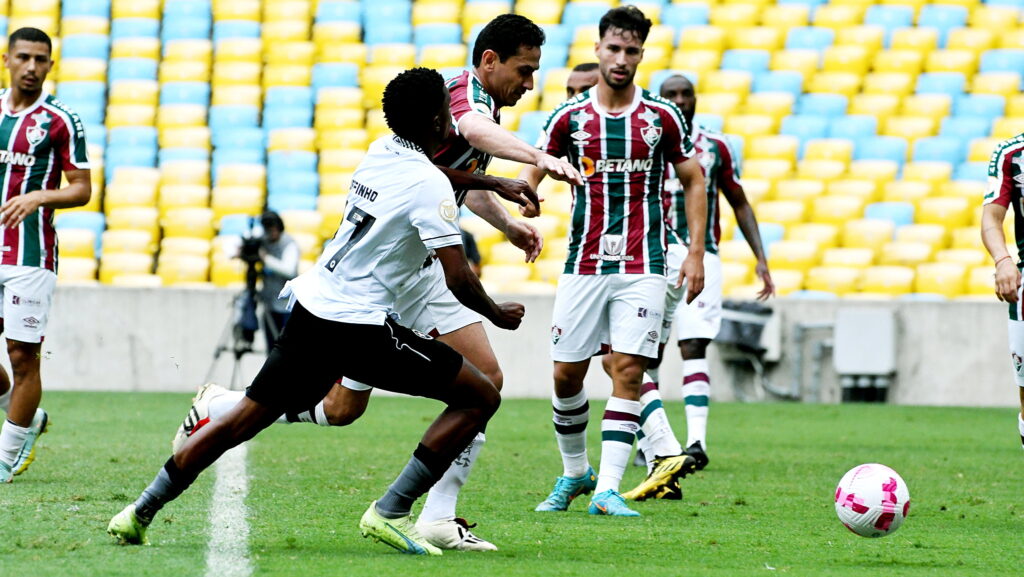 Ganso em campo no Fluminense e Botafogo