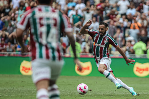 Yago Felipe fazendo sua partida 150 pelo Fluminense contra o Botafogo
