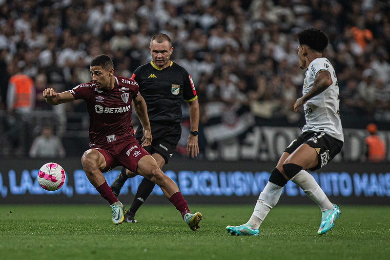 André em campo na vitória do Fluminense sobre o Corinthians