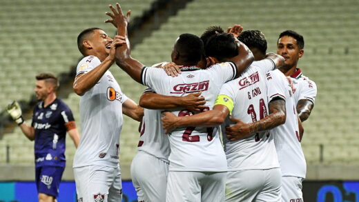 Cano comemorando seu gol contra o Ceará