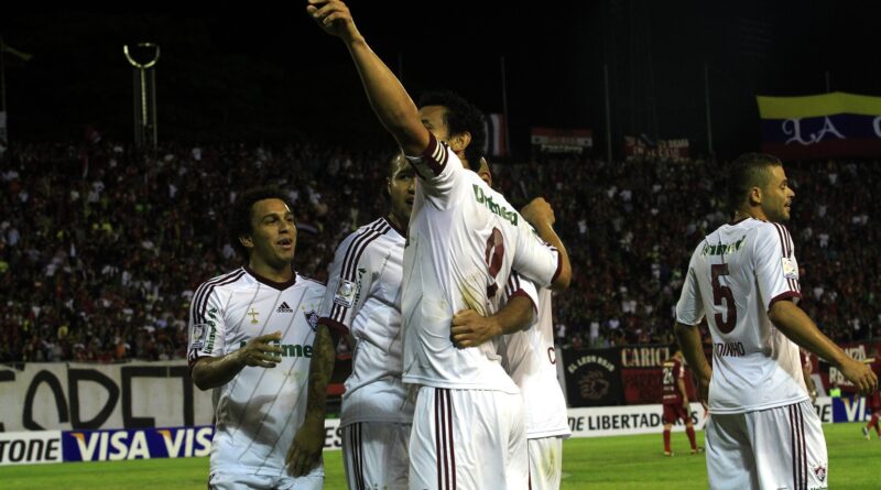 Fred comemorando o gol do Fluminense na estreia da Libertadores 2013