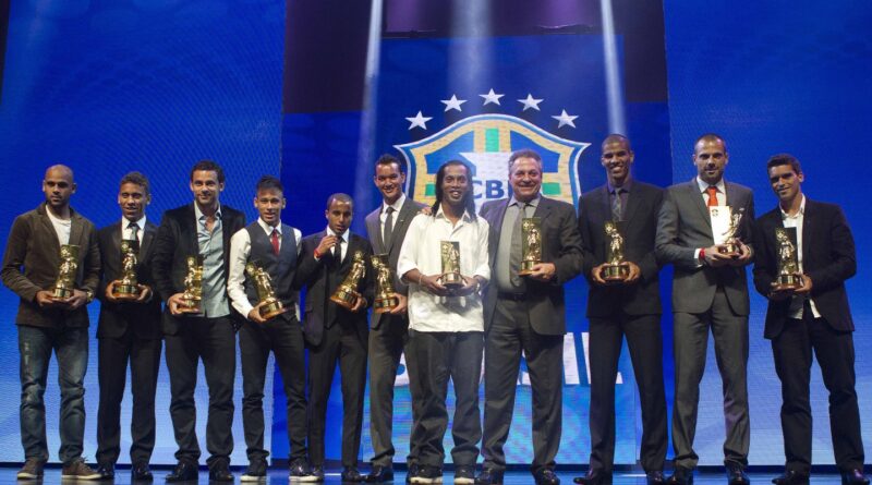 Seleção do Campeonato Brasileiro 2012 com quatro jogadores do Fluminense