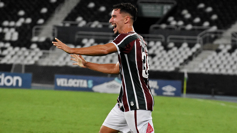 Martinelli comemorando um dos gols do Fluminense na vitória sobre o Goiás pelo Brasileirão 2021