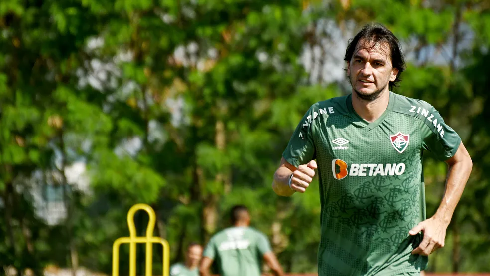 Matheus renovou o contrato e segue no Fluminense em 2023 para concluir o tratamento de uma lesão no joelho