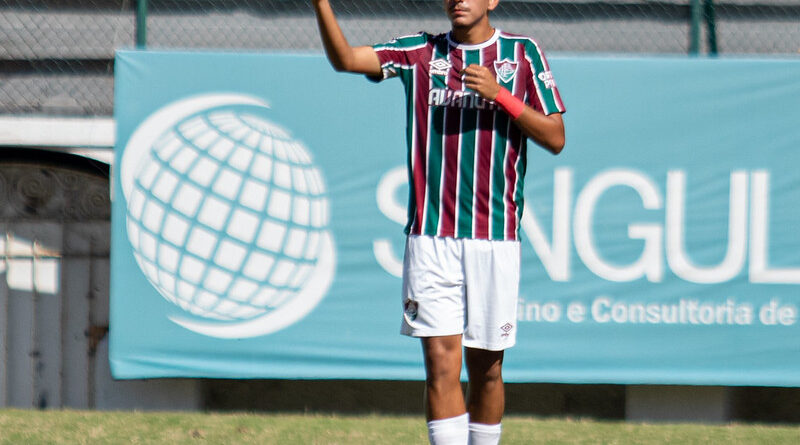 Damaceno em campo pelo time Sub-20 do Fluminense