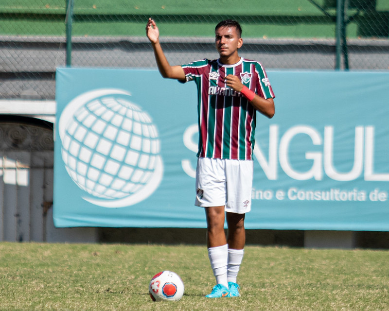 Damaceno em campo pelo time Sub-20 do Fluminense